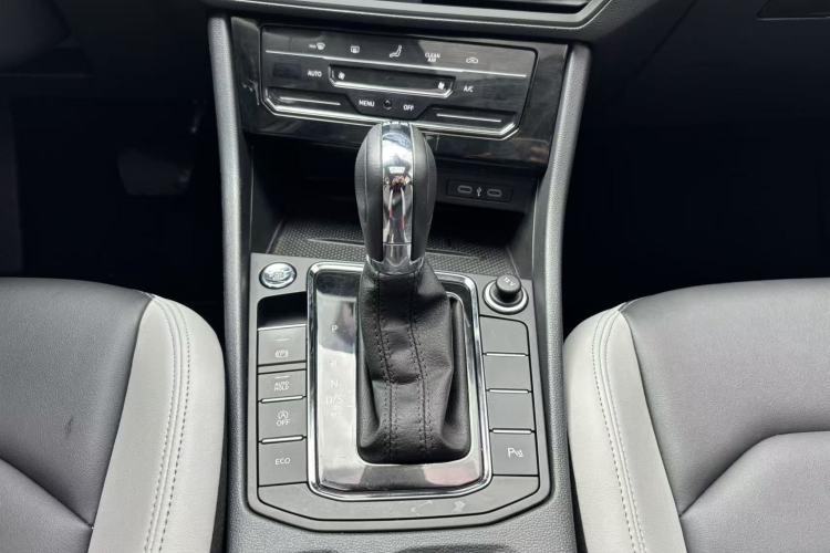 Used Volkswagen Bora 2024 300TSI DSG Prestige Edition Interior 7