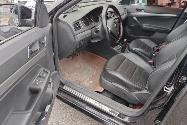 Used Volkswagen Lavida 2017 1.6L Manual Comfort Edition