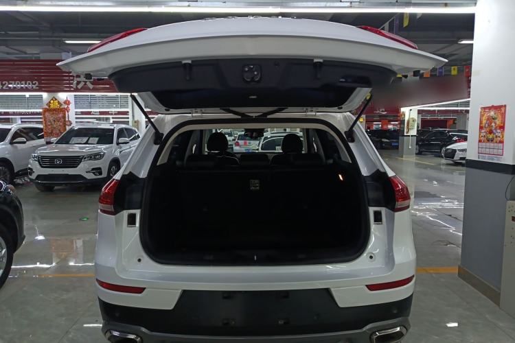 Used Haval H6 2017 Red Label 2.0T Automatic Two-Wheel Drive ZhiShang Model