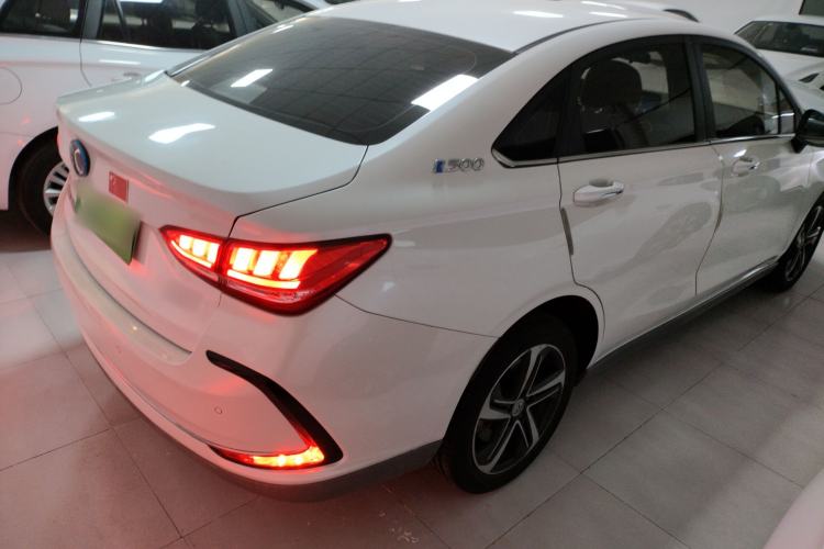 Used BAIC Beijing EU5 2018 R500 Smart Wind Edition