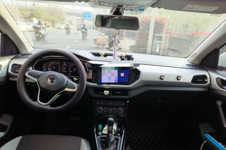 Used Volkswagen Tacqua 2021 1.5L Automatic 30th Anniversary Edition Center Console