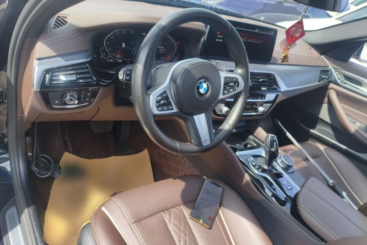 Used BMW 5 Series 2022 Restyled 530Li Leading Edition M Sport Package Center Console