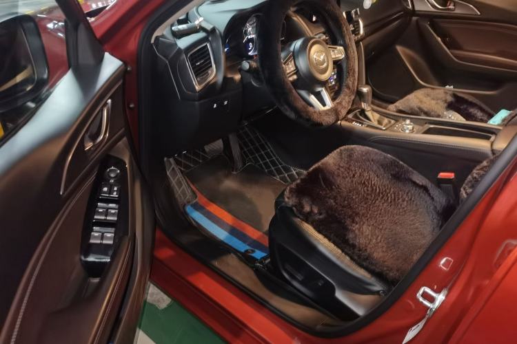 Used Mazda Mazda 3 Axela 2017 Hatchback 2.0L Automatic Sport Model China V Emission Standard