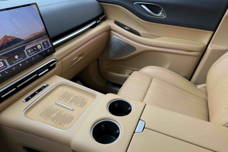 Used VOYAH Dream 2025 PHEV Four-Wheel-Drive Flagship Version – Qiankun Edition Interior 2