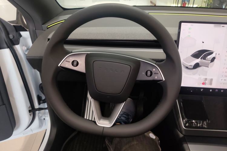 Used Tesla Model Y 2025 Rear-Wheel-Drive Version
