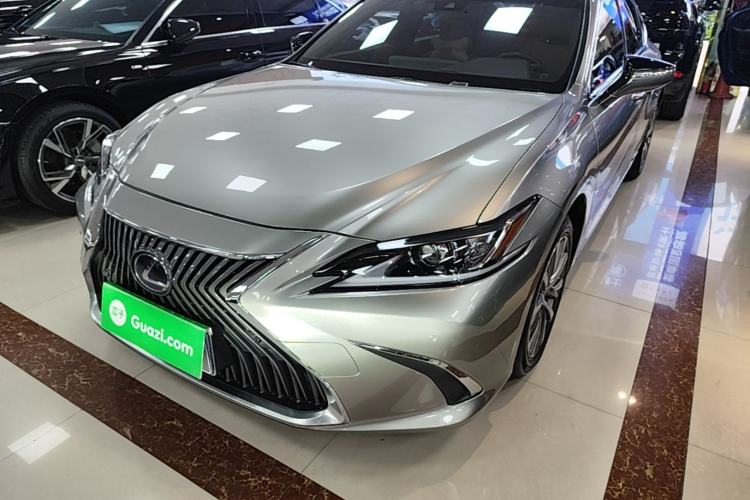 Used Lexus ES 2020 300h Premier Edition