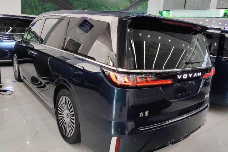 Used VOYAH Dream 2025 PHEV Four-Wheel-Drive Flagship Kunpeng Edition
