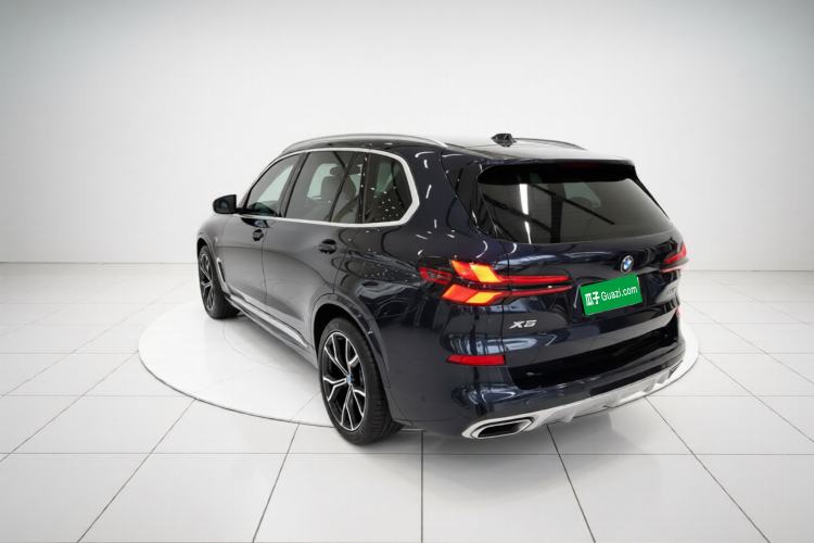 Used BMW X5 2023 xDrive 30Li Luxury M Sport Package Exterior 2