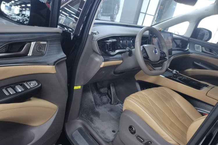 Used Denza D9 2022 DM-i 970 Four-Wheel Drive Prestige Model