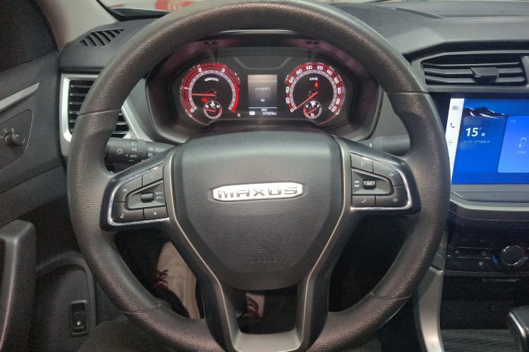 Used SAIC MAXUS T70 2021 2.0T Diesel Automatic Two-Wheel Drive Elite Version with Long Bed and High Ground Clearance