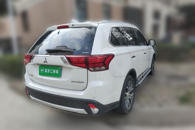 Used Mitsubishi Outlander 2018 2.4L 4x4 Luxury Edition 7-Seater
