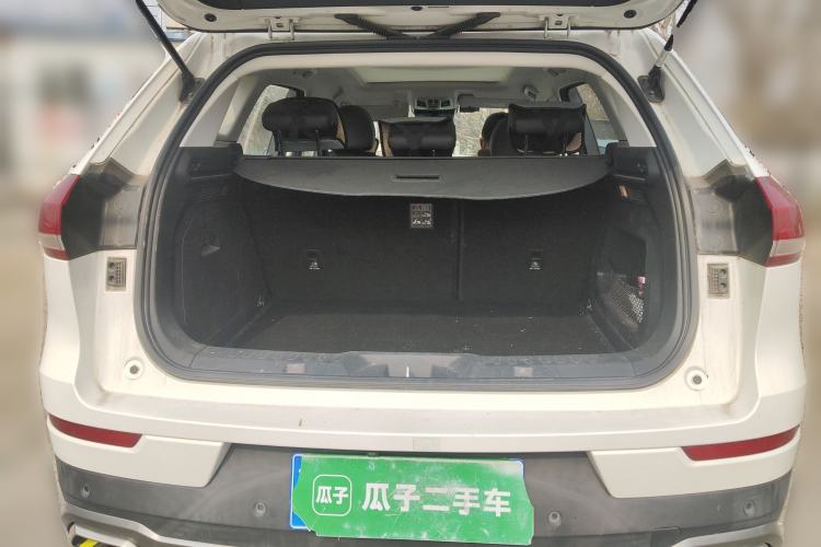 Used Haval H6 2017 Red Label 2.0T Automatic Two-Wheel Drive ZhiShang Model
