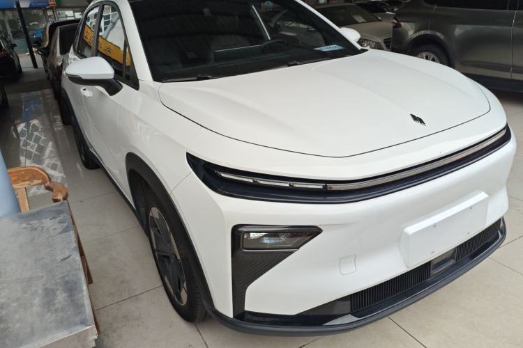 Used Livan Livan 7 2024 450 km Business Glory Edition