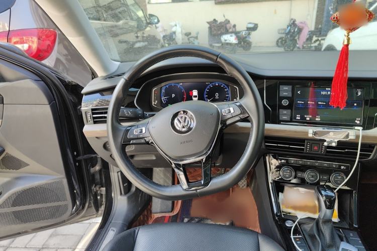 Used Volkswagen Passat 2019 330TSI Luxury Edition China VI Standard Steering Wheel