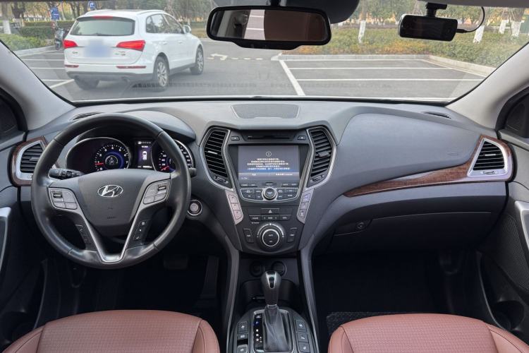 Used Hyundai Grand SantaFe 2013 3.0L 7-Seater 4x4 Flagship Edition
