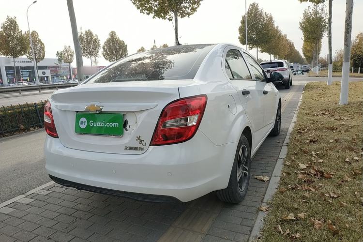 Used Chevrolet Aveo Sonic 2014 Sedan 1.4 SL MT Comfort Edition