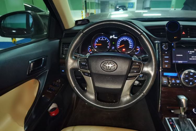 Used Toyota Reiz 2013 2.5V Supreme Edition Steering Wheel