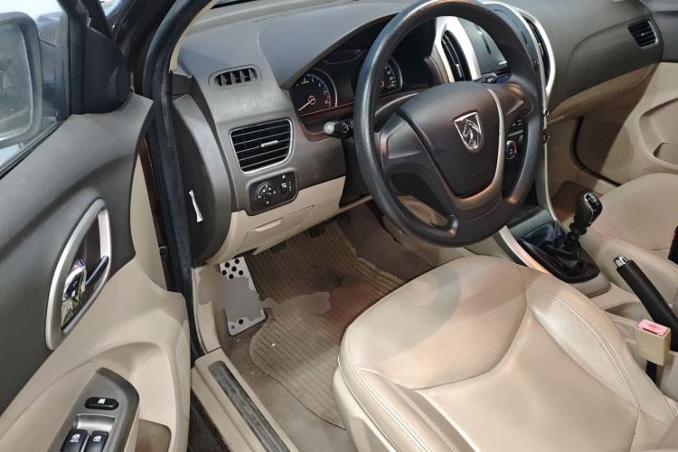 Used Baojun 630 2014 1.5L manual Comfort trim level