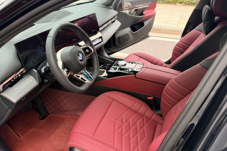 Used BMW 5 Series 2025 530Li Luxury Edition M Sport Package Interior 8