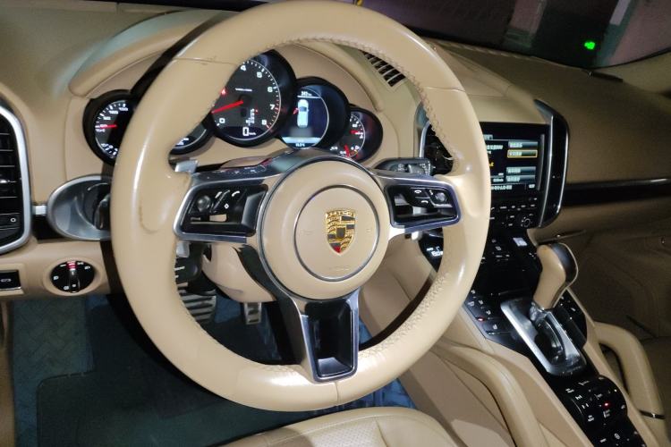 Used Porsche Cayenne 2015 Cayenne 3.0T Steering Wheel