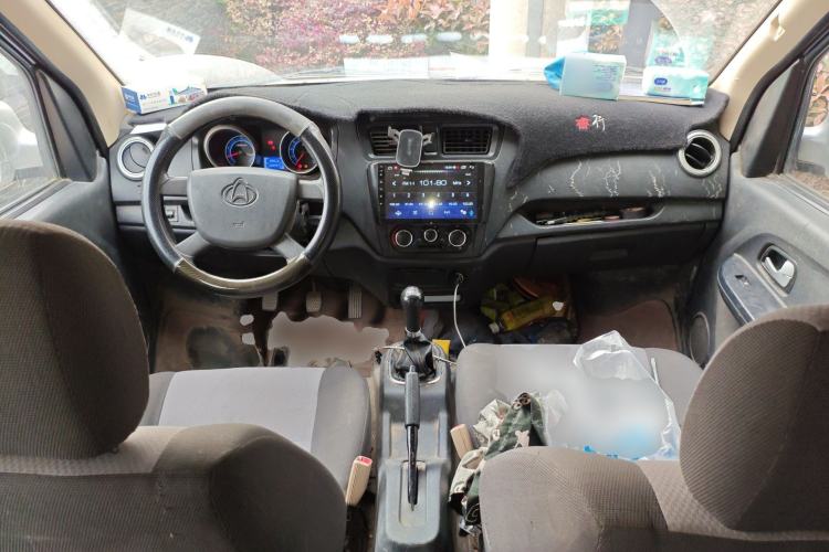 Used CHANGAN KAICHENG Ruixing M60 2020 1.5L Standard Version China VI 6-Seater DAM15KR Center Console