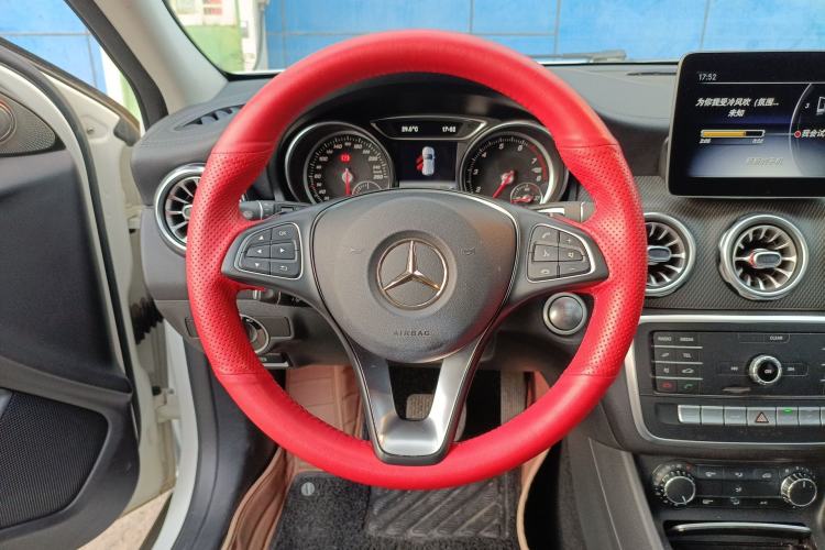 Used Mercedes-Benz GLA 2018 GLA 200 Fashion Model Steering Wheel