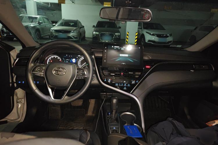 Used Toyota Camry 2023 2.0GVP Premier Edition Center Console
