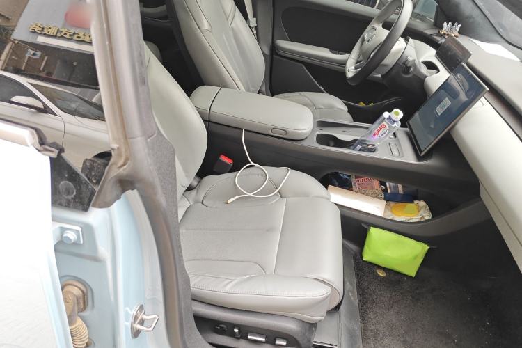 Used Nio ET5 2022 75 kWh Right Front Seat