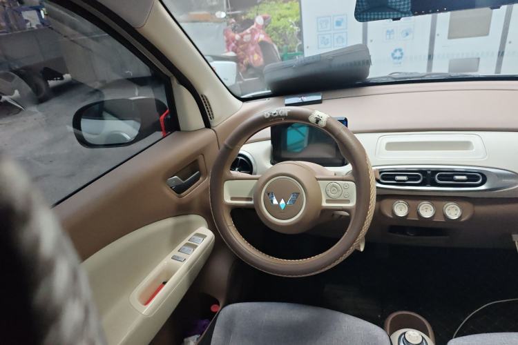Used Wuling Hongguang MINIEV 2025 Four-Door Version Advanced Edition Steering Wheel
