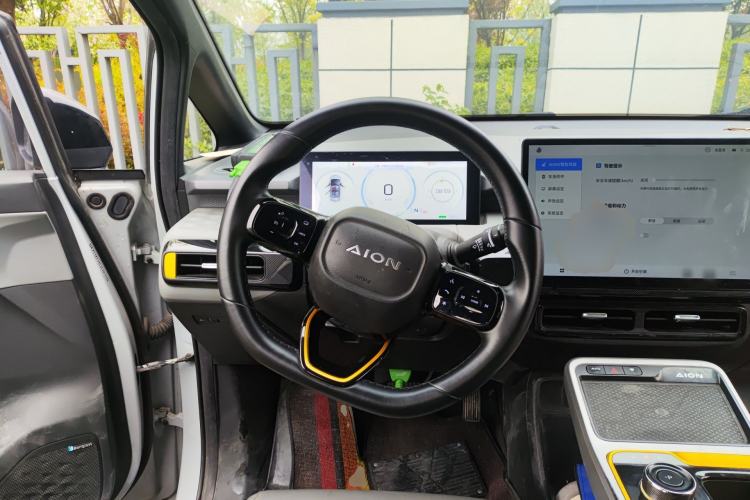 Used AION Y 2022 70 Intelligent Edition Lithium Iron Phosphate Steering Wheel