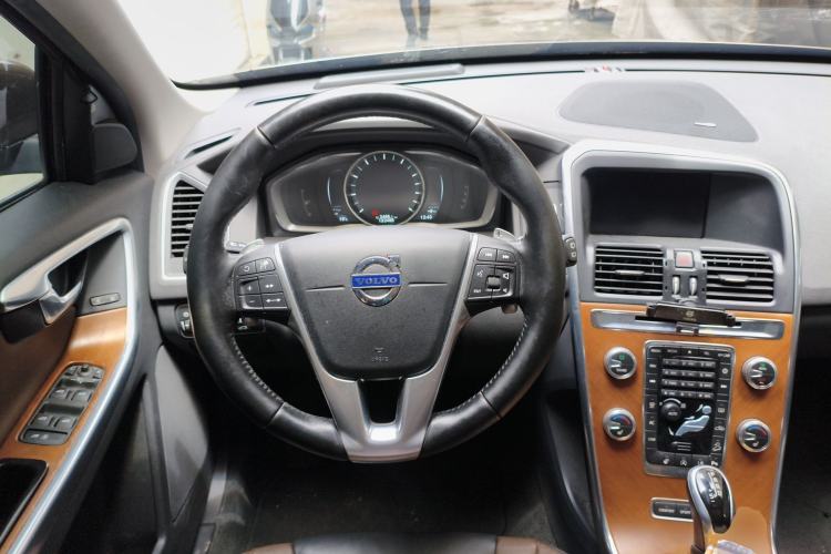 Used Volvo XC60 2015 T6 AWD Smart Version