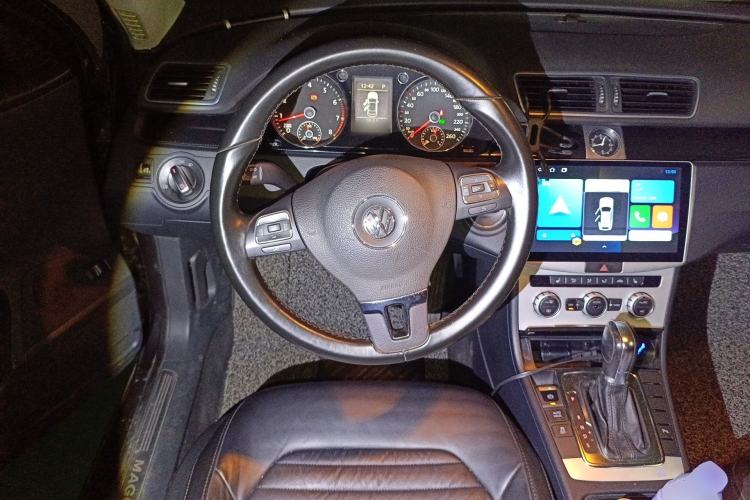 Used Volkswagen Magotan 2012 Revised 1.8TSI Luxury Version Steering Wheel