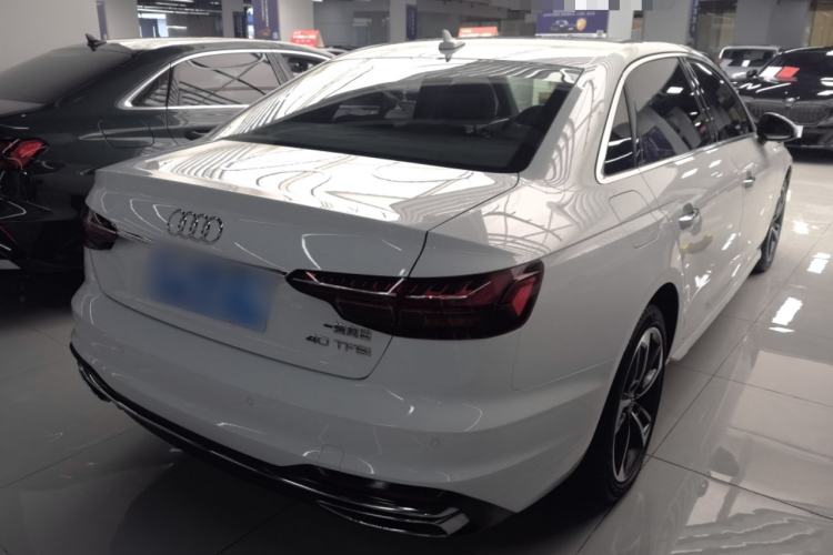 Used Audi A4L 2020 40 TFSI Fashionable and Elegant Model
