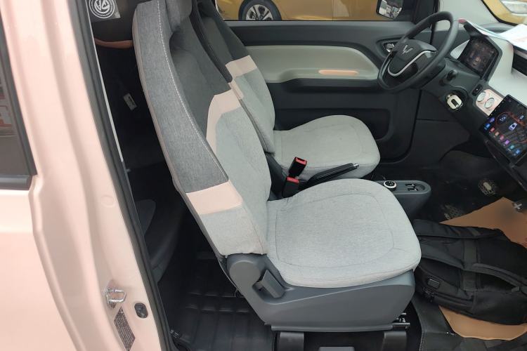 Used Wuling Hongguang MINIEV 2022 Macaron Premium Model – Lithium Iron Phosphate Right Front Seat