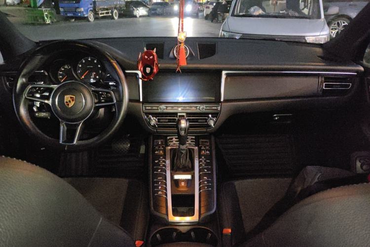 Used Porsche Macan 2018 Macan 2.0T Center Console