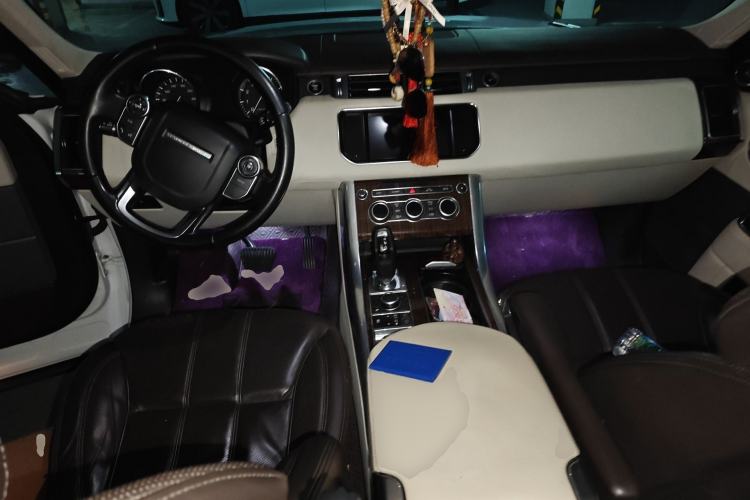 Used Land Rover Range Sport 2015 3.0 SC V6 HSE Center Console