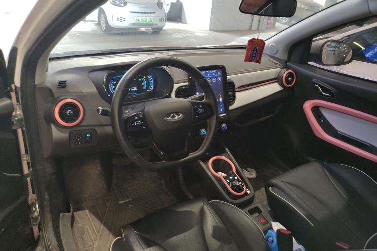 Used Chery QQ Little Ant 2022 Sweet Pink Edition Half-Sugar Version Lithium Iron Phosphate 29.2 kWh 30 kW 301 km Center Console