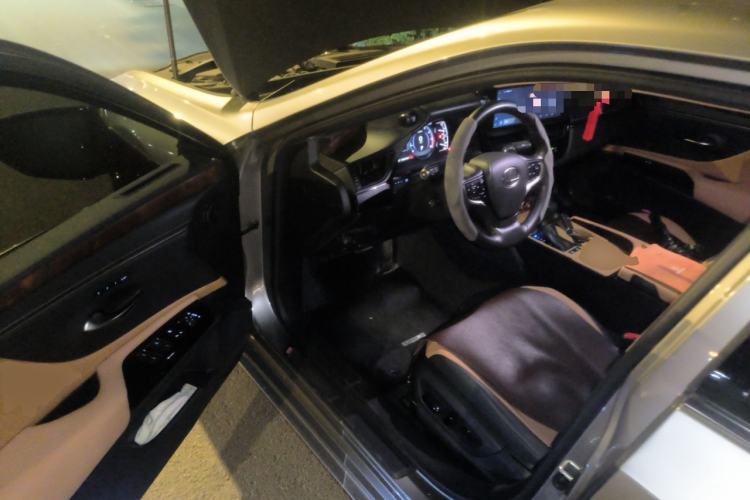 Used Lexus ES 2024 200 Premium Edition Driver Seat