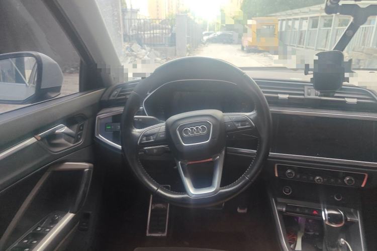 Used Audi Q3 2021 35 TFSI Progressive Dynamic Edition
