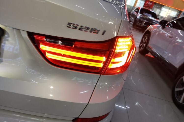 Used BMW 5 Series GT 2015 528i Leading Model