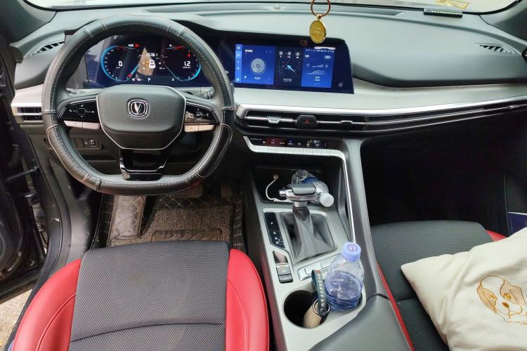 Used CHANGAN CS35PLUS 2023 Enjoy Edition 1.4T DCT Luxury Model Center Console