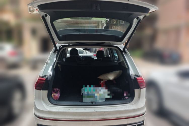 Used Volkswagen Tiguan L 2023 330TSI Automatic Two-Wheel Drive R-Line Enjoyment Edition Trunk