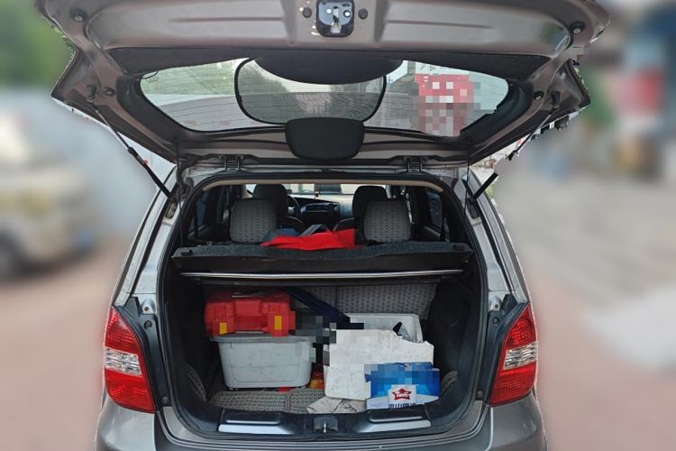 Used Nissan Livina 2010 Jingrui Edition 1.6L Automatic Smart Model
