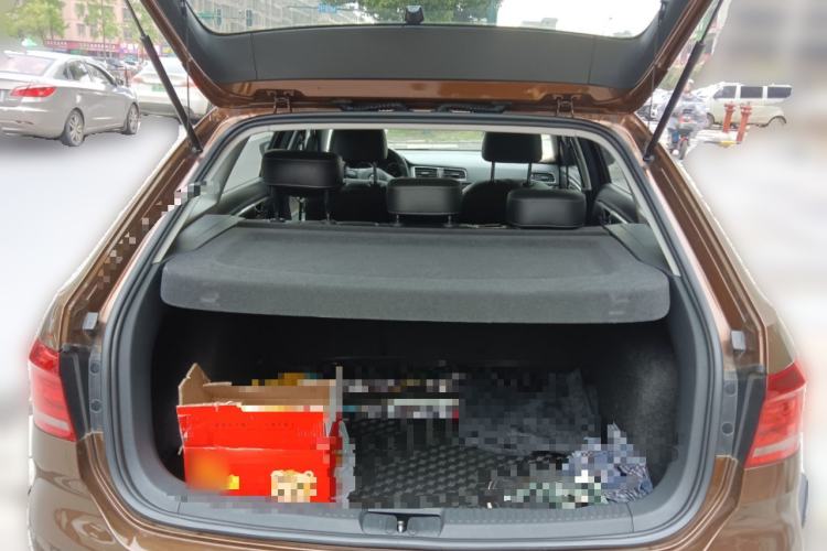 Used Volkswagen Cross Lavida 2014 1.6L Automatic