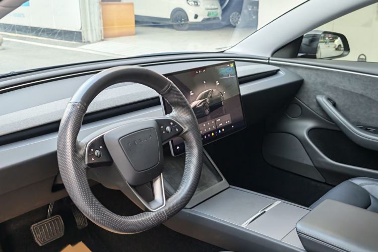 Used Tesla Model 3 2023 Long-Range All-Wheel-Drive Version