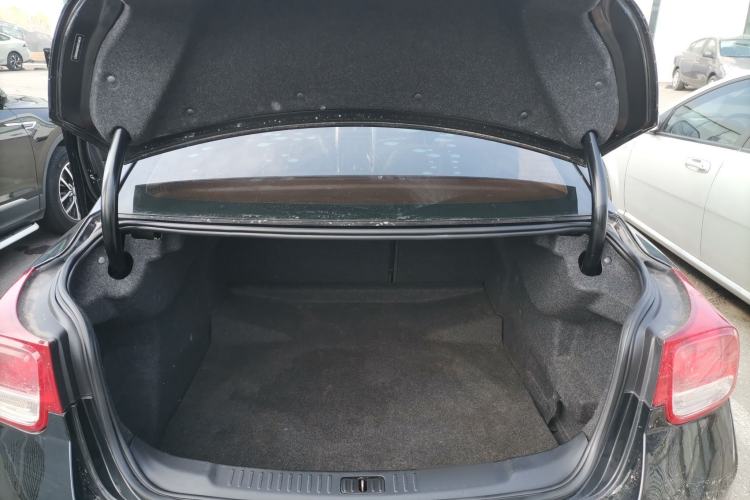 Used Chevrolet Malibu 2014 1.6T Automatic Comfort Edition Trunk