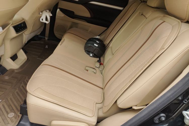 Used Toyota Highlander 2015 2.0T Two-Wheel Drive Elite Edition 5 Seats Left Rear Seat