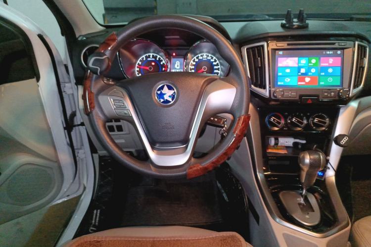 Used Venucia T70 2016 2.0L CVT Smart Choice Edition