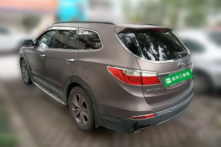 Used Hyundai Grand SantaFe 2013 3.0L 7-Seater Four-Wheel-Drive Comfort Edition Exterior 3