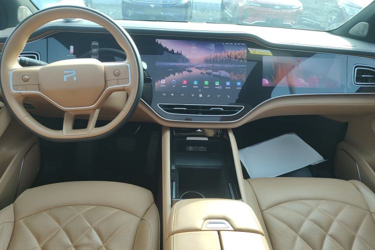 Used Rising R7 2023 Rear-Drive Screen King Edition